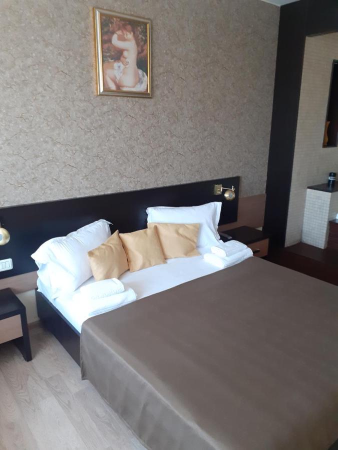 Hotel Nord Ploiesti Exterior photo