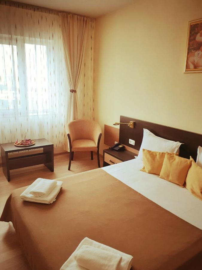 Hotel Nord Ploiesti Exterior photo