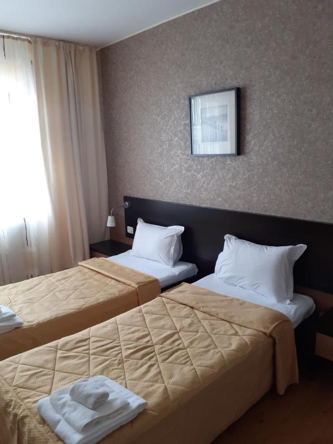 Hotel Nord Ploiesti Exterior photo