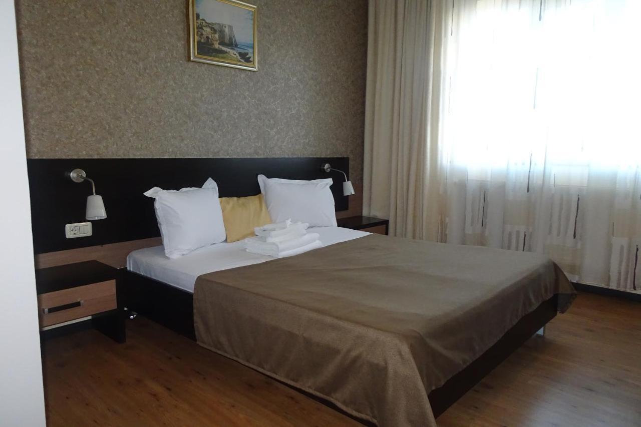 Hotel Nord Ploiesti Exterior photo