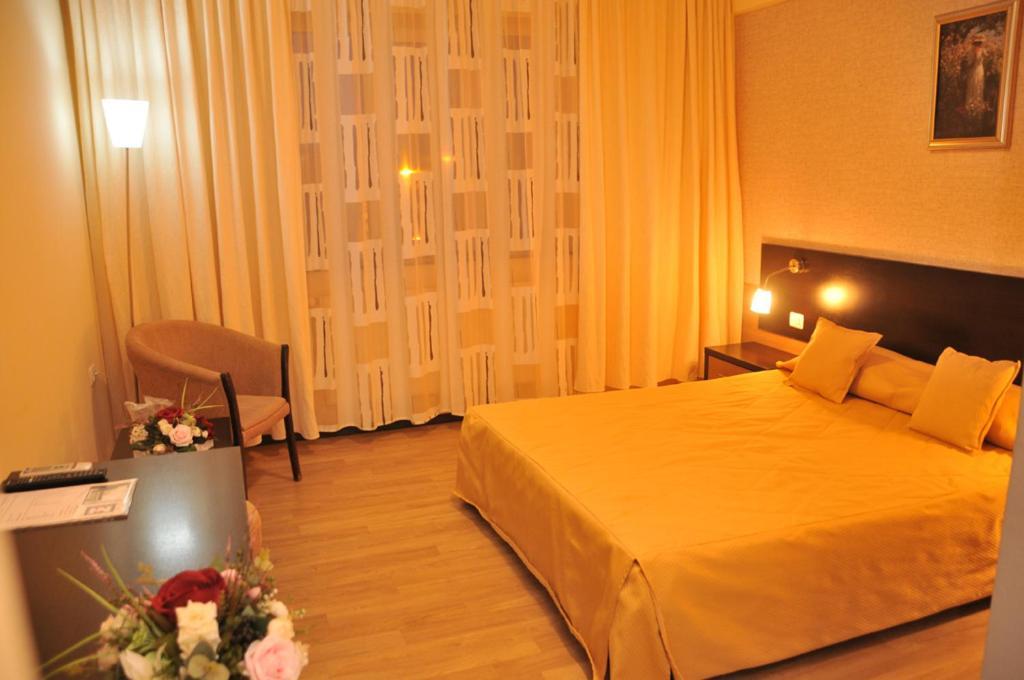 Hotel Nord Ploiesti Exterior photo