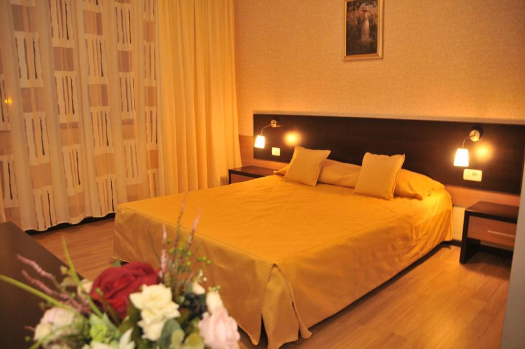 Hotel Nord Ploiesti Exterior photo